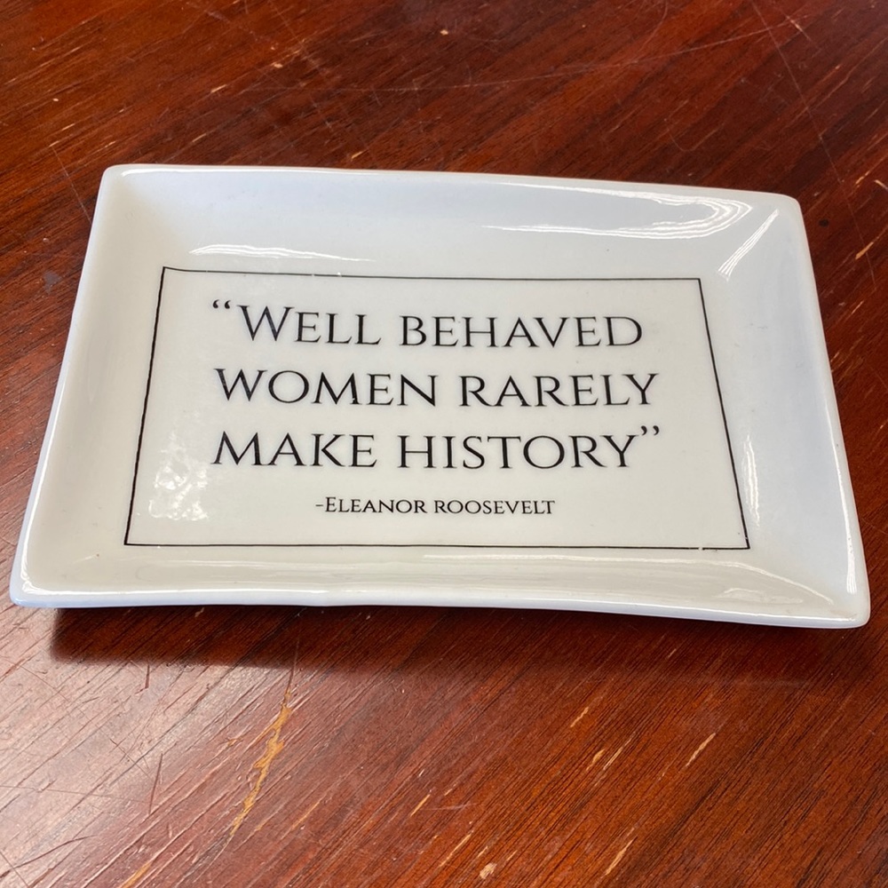 Trinket plate